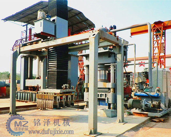 山東免托板液壓磚機(jī)視頻生產(chǎn)現(xiàn)場